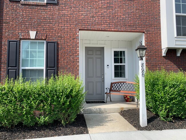 Foto del edificio - 896 Elmhurst Way