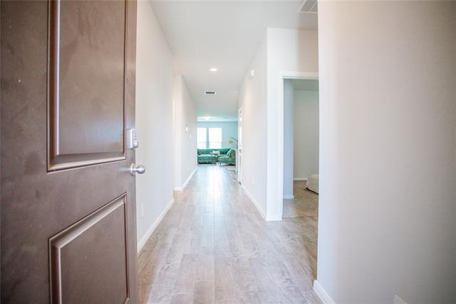 Building Photo - 200 Lantana Trl