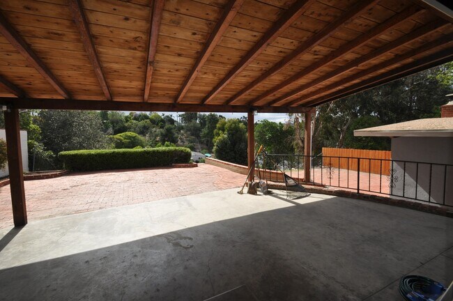 Building Photo - 4967 Campanile Dr