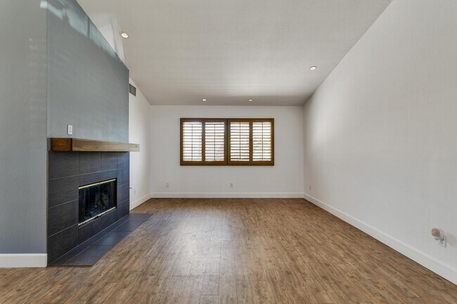 Foto del edificio - 64870 La Costa Ct