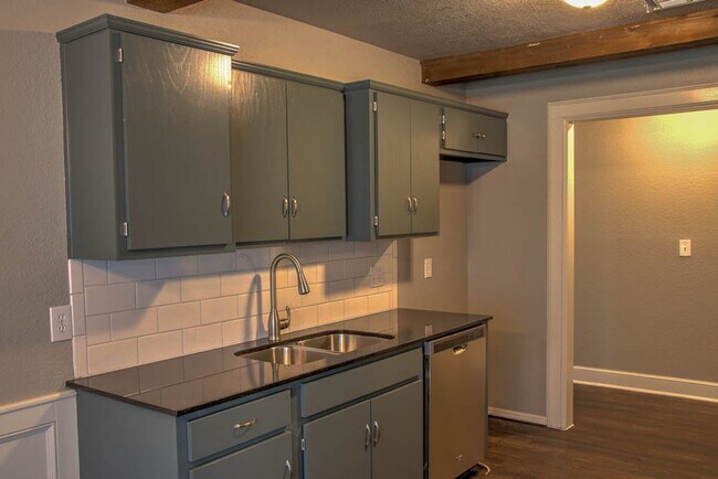 Building Photo - Fully Remodeled 3 Bedroom 2 Bath in Union ...