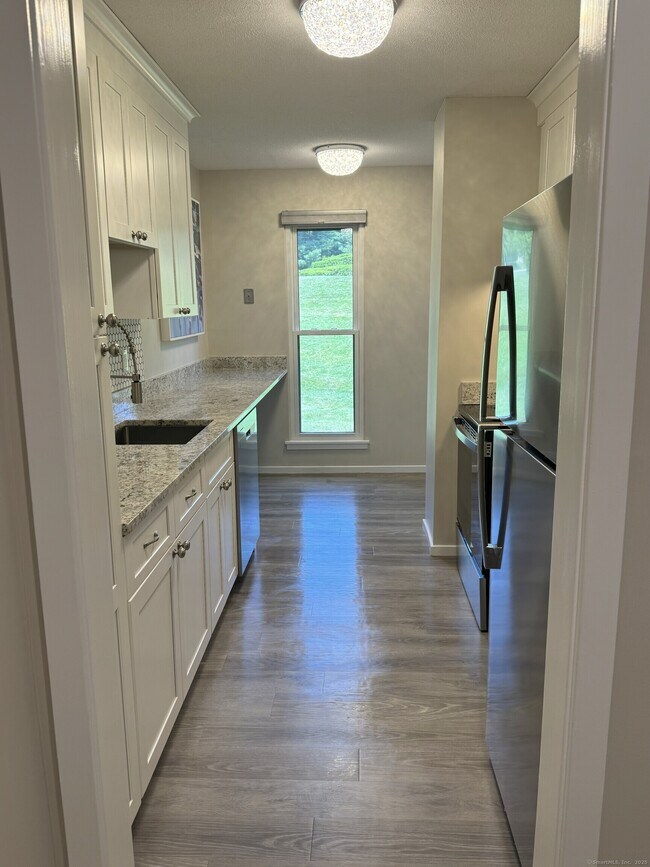 Building Photo - 120 Mallard Dr