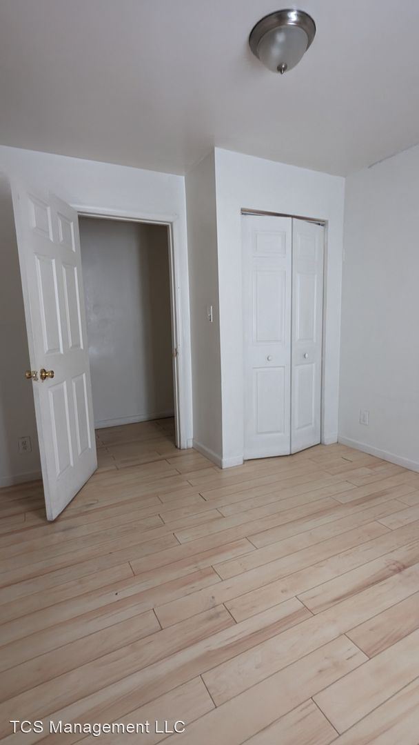 Building Photo - 3 br, 1 bath House - 1014 W Erie Ave