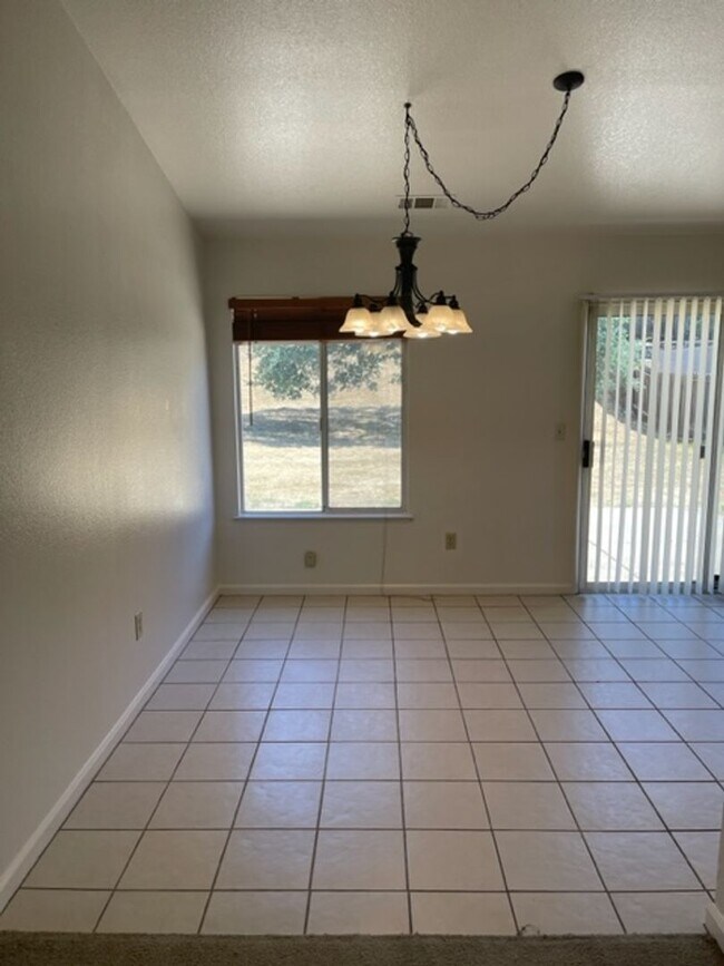 Foto del edificio - 3 Bedroom in Quail Ridge Subdivision