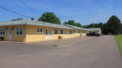 Building Photo - 115-115 Bayview Dr