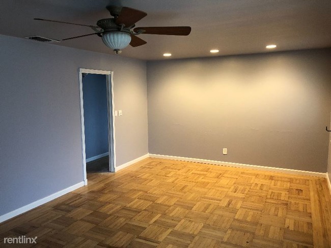 Building Photo - 5648 Johns Dr