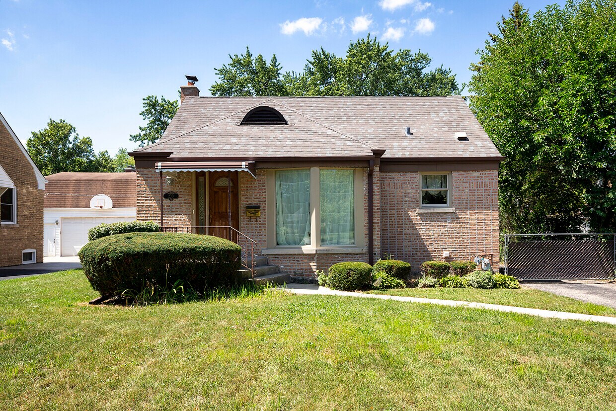 Primary Photo - 230 Harlem Ave