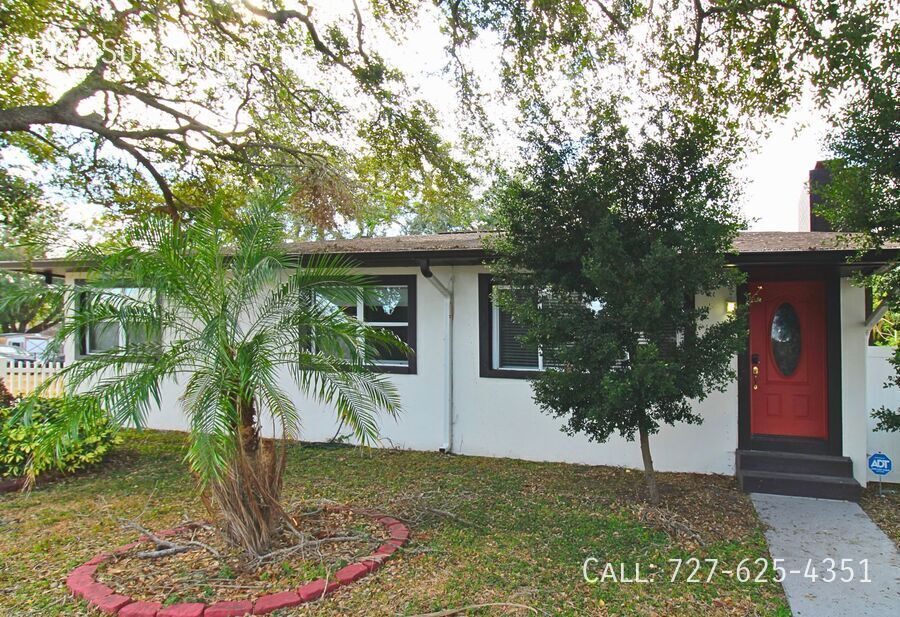 Primary Photo - Charming Renovated Tampa Home with Fully F...