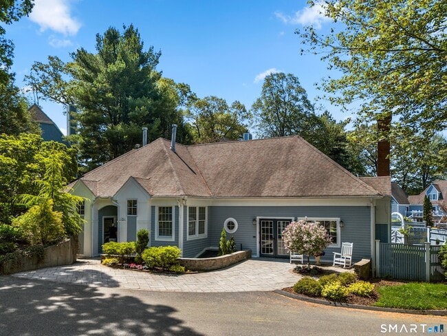 Building Photo - 2124 Old Pond Ln
