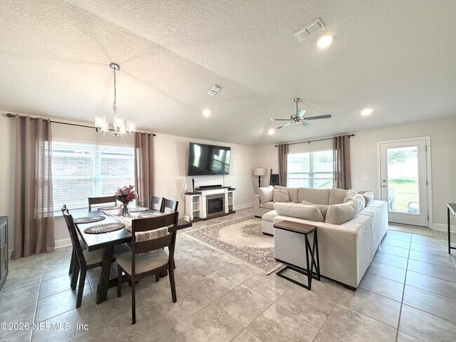 Foto del edificio - 3085 Laurel Springs Dr