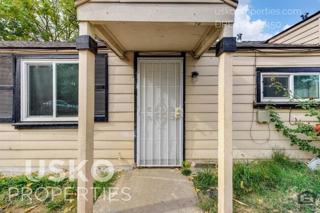 Foto del edificio - "Charming 2-Bedroom Duplex on Mendocino Bl...