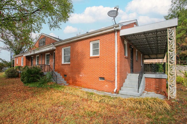 Foto del edificio - Charming West Nashville Home!