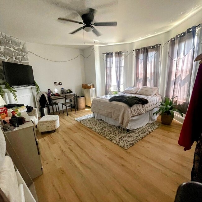 Photo - Spacious Newly Renovated Two Bedroom Apartment