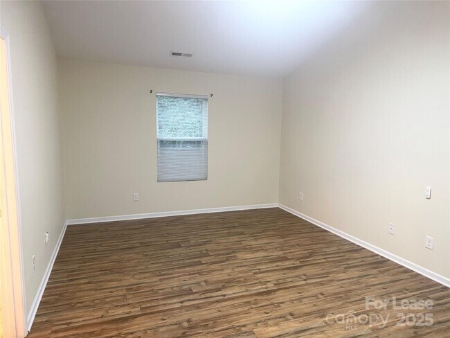 Building Photo - 815 Fescue Ct