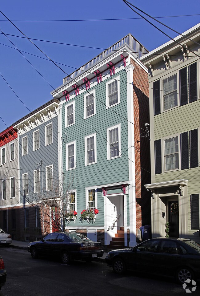 37 Russell St Charlestown, MA 02129 Rentals Charlestown, MA