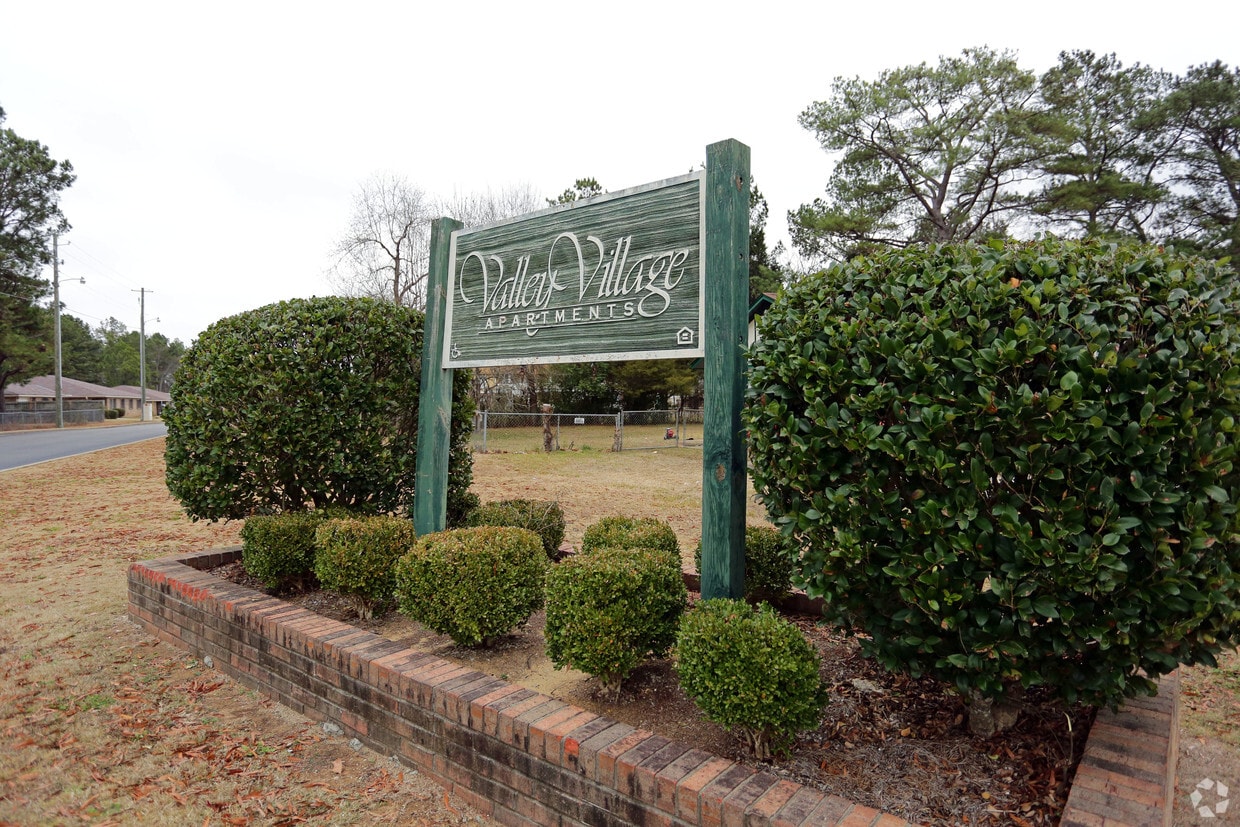 Building Photo - Valley Village Apartments