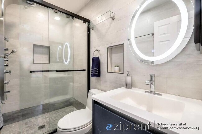 Foto del edificio - 32575 Lake Bridgeport St