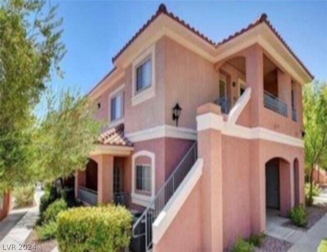 Foto del edificio - 424 Pine Haven St