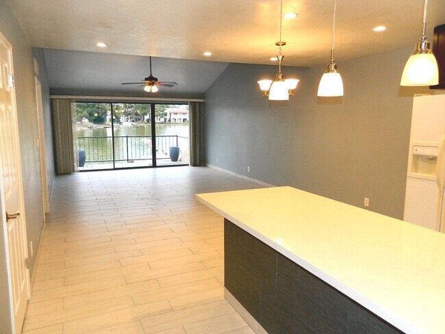 Building Photo - Lakes community rental in Tempe 2 bed / 2 ...