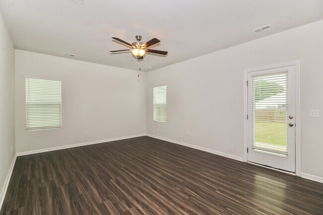 Foto del edificio - 3820 Starry Sky Rd