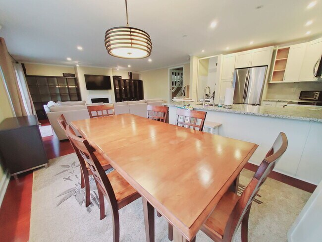 Photo - 101 Grove St House