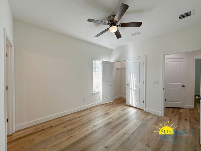 Building Photo - 7 11th St