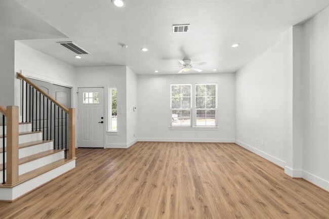Building Photo - 13465 Redrock St