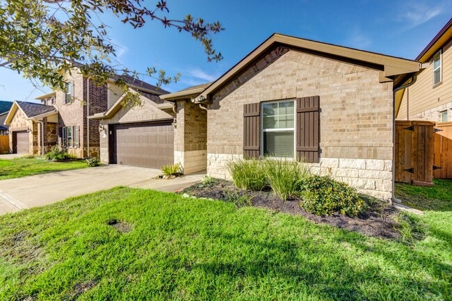 Building Photo - Single-Story Home with Water Views & Open Layout