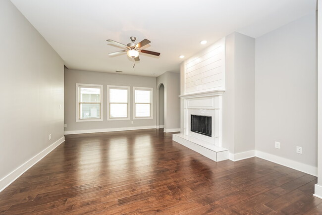 Building Photo - 4120 Stark St