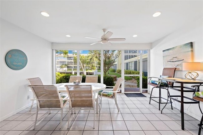 Foto del edificio - 3000 NE 48th St