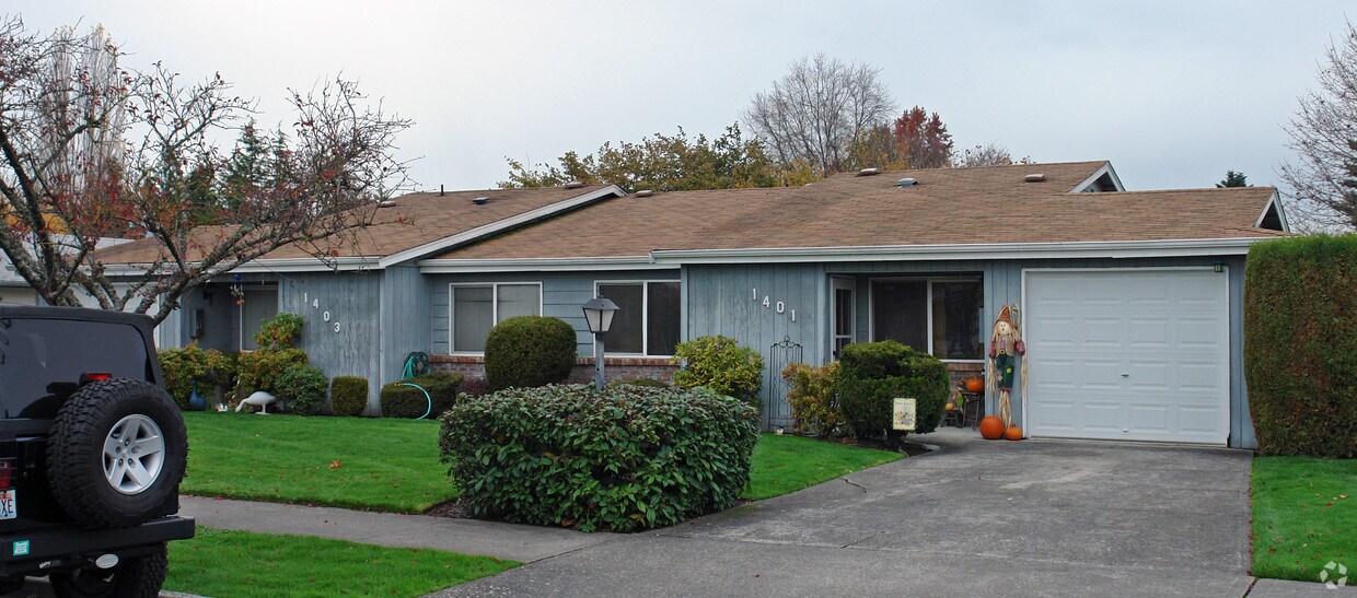 Primary Photo - 1401-1403 12th Ave NW