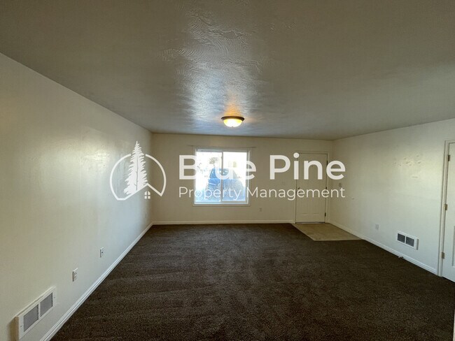 Foto del edificio - 3134 Chasewood Dr