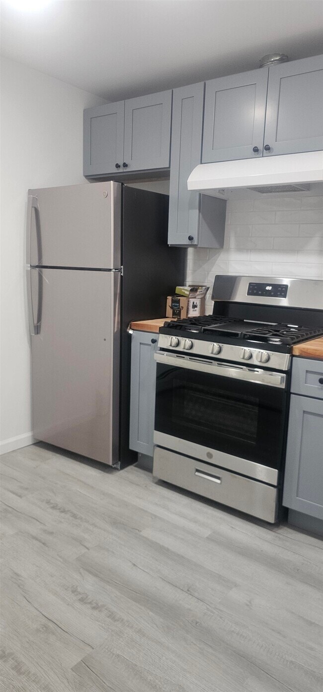 Foto del edificio - 202 Clerk St