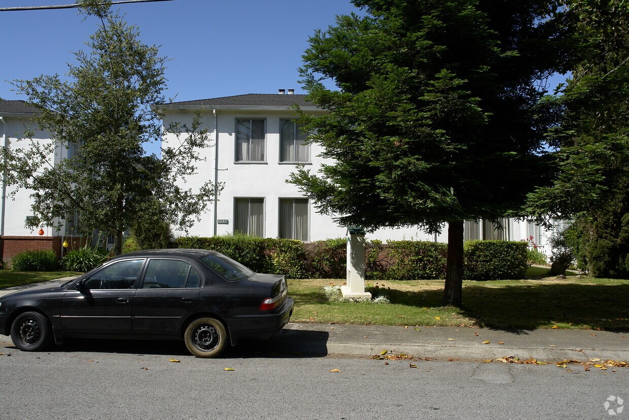 Building Photo - 1031 Noel Dr