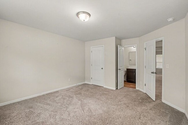 Building Photo - 13433 Circle Dr