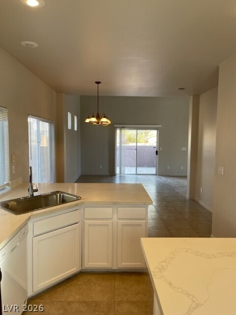 Building Photo - 10516 Allthorn Ave
