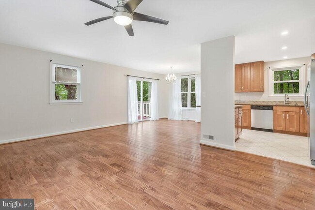 Building Photo - 10513 Norris Pl