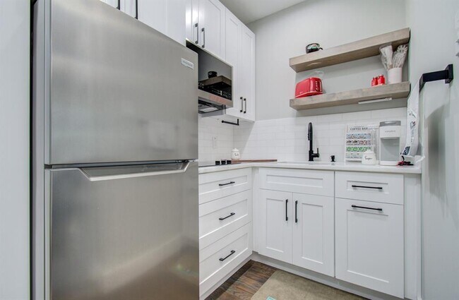 Foto del edificio - 1318 Cleburne St