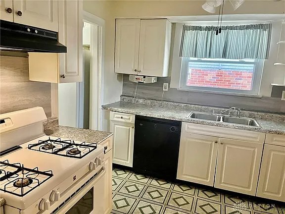 Building Photo - 1936 Litchfield Ave