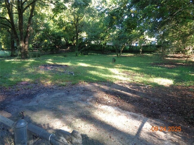 Building Photo - 235 Lake Gertie Rd