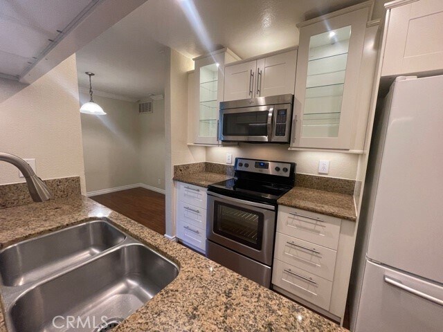 Foto del edificio - 10655 Lemon Ave