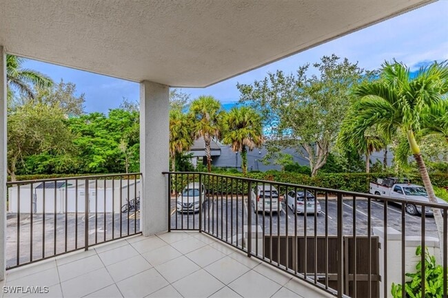 Foto del edificio - 1100 Pine Ridge Rd