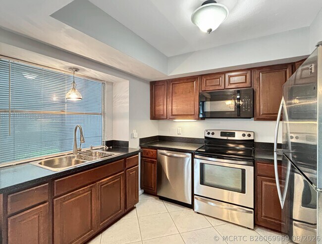 Foto del edificio - 3154 Meridian Way S