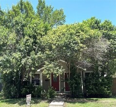 Building Photo - 2404 Winsted Ln