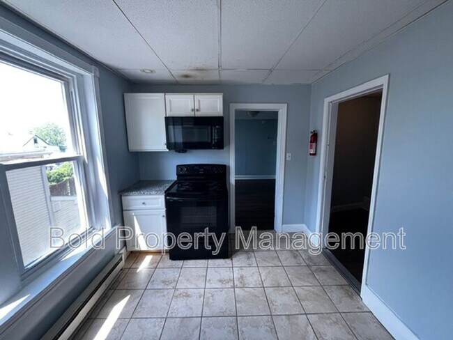 Building Photo - 451 Beech St
