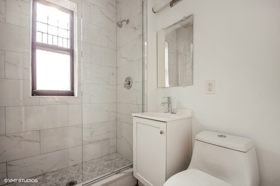 Foto del edificio - 2845 W Division St