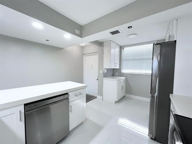 Foto del edificio - 1266 S Military Trail