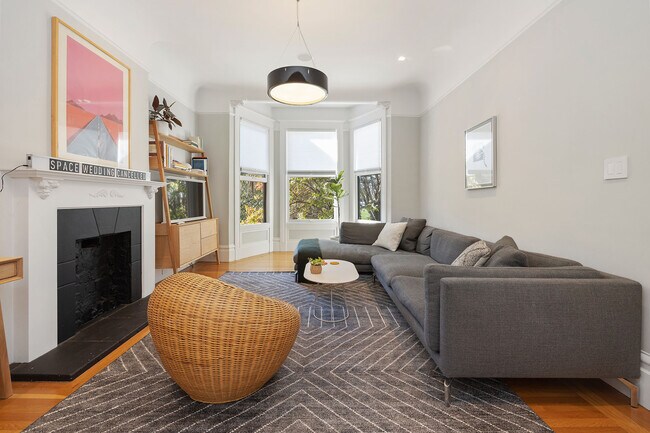 Living room with Dolores Park view - 555 Dolores St