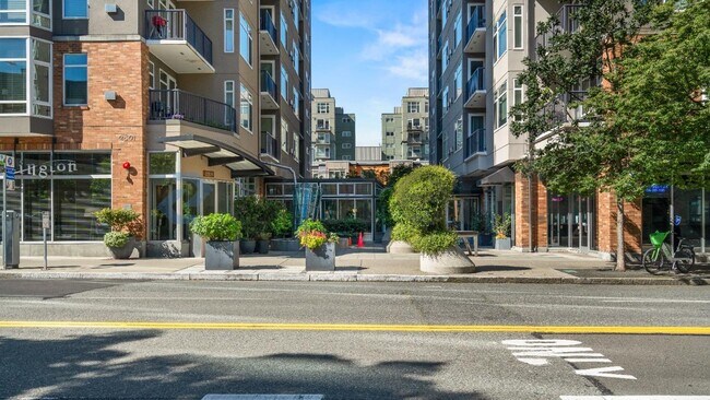 11008 Ne 68th St Unit #719, Kirkland, WA 98033 - Condo for Rent in