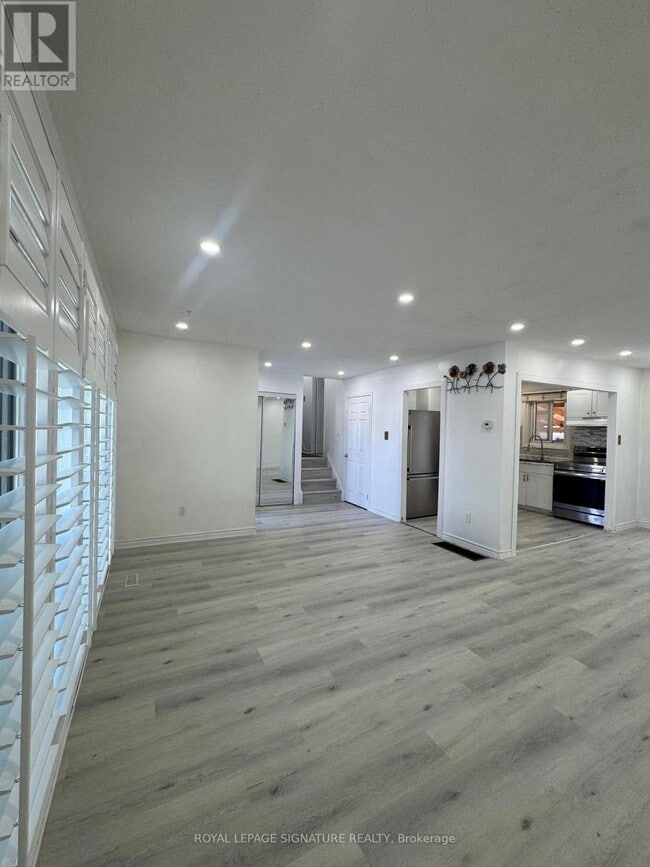 Building Photo - 10 Heatherside Ct